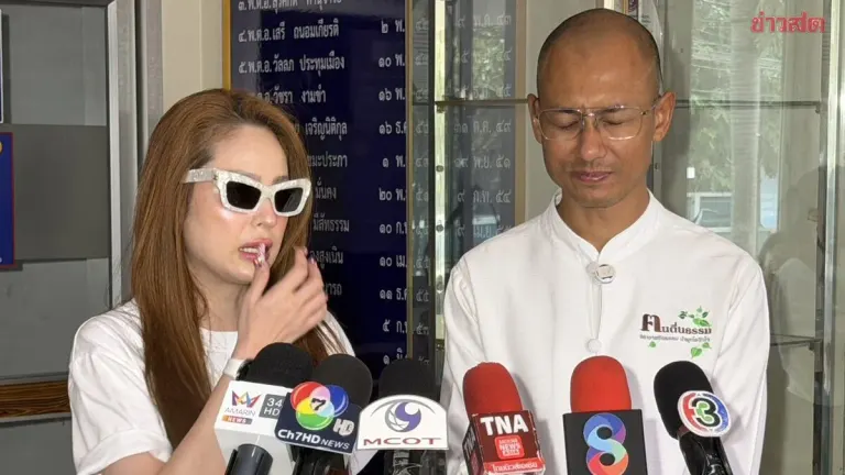 Ajarn Beer, Kwan Usamanee Report Flood Donation Fraud to Police