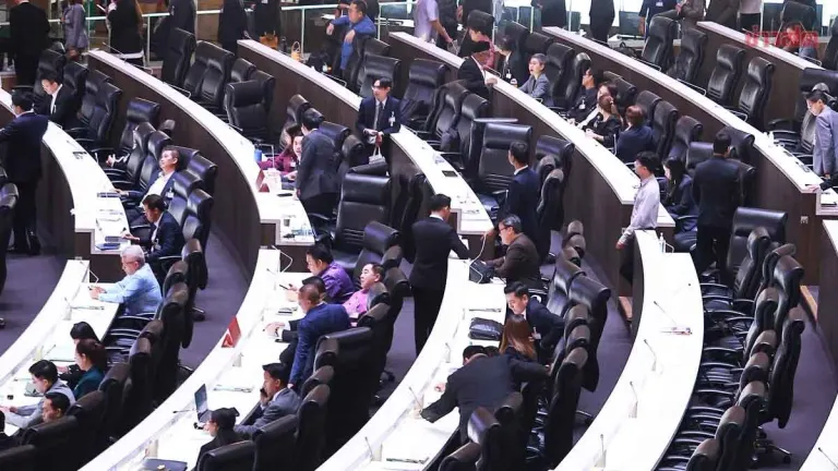 Parliament Erupts! Opposition MPs Protest Over Blocked Discussion; Sopone Defends Himself, Insists He Did Nothing Wrong
