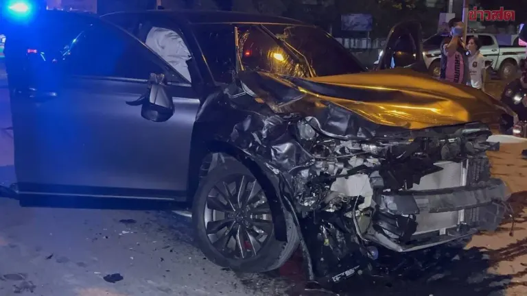 Honda CRV Crashes Into Pickup Truck, Five Injured