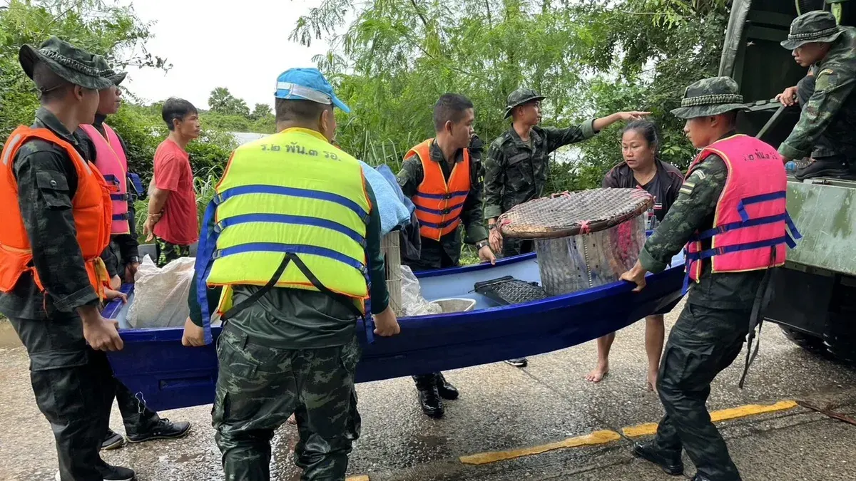 Army Mobilizes Flood Relief Across Prachuap Khiri Khan and Nonthaburi