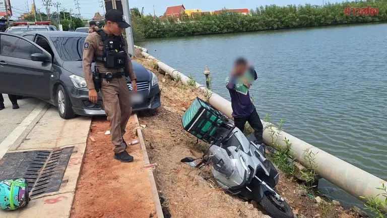 Ex-Husband Rams Motorcyclist Rival, Both Injured in Water Fight
