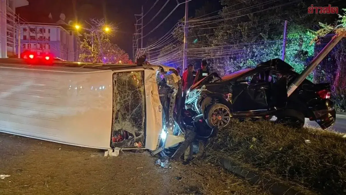 Drunk Driver Crashes Into Packed Van, 10 Injured