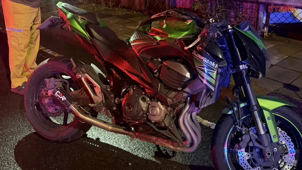 Motorcyclist Dies After Kawasaki Z800 Crashes on Canal Bridge