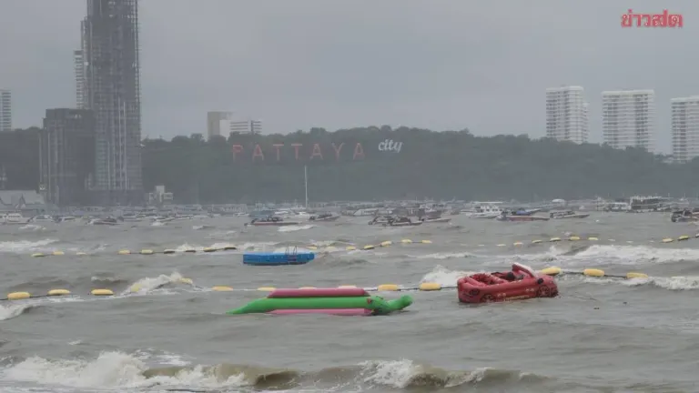 Strong Winds Batter Pattaya, Red Flag Raised, Six Boats Grounded