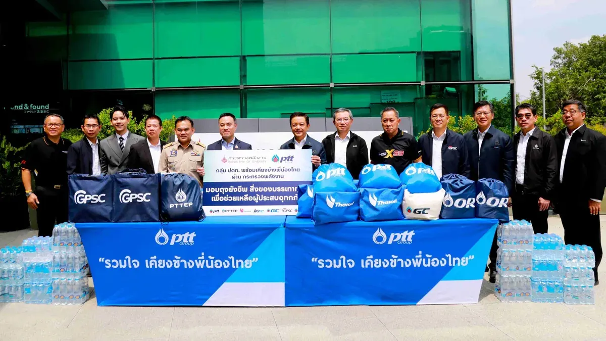IRPC and PTT Deliver Fuel, Water Aid to Flood Victims