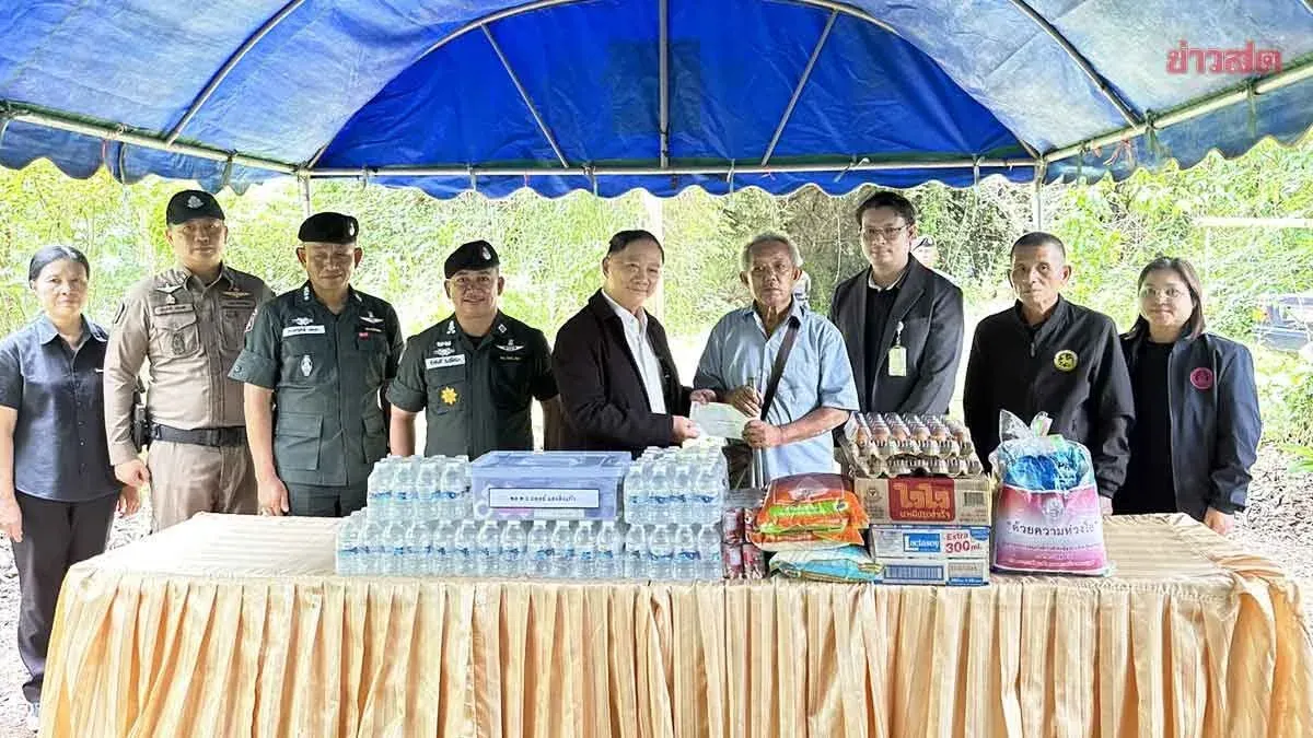 Ex-Police Chief Delivers Aid To Struggling Officer