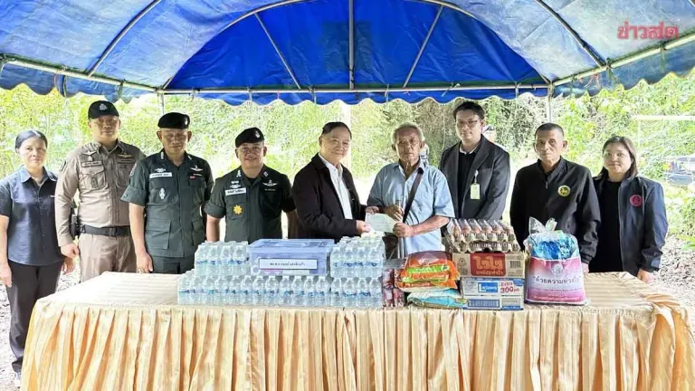 Ex-Police Chief Delivers Aid To Struggling Officer
