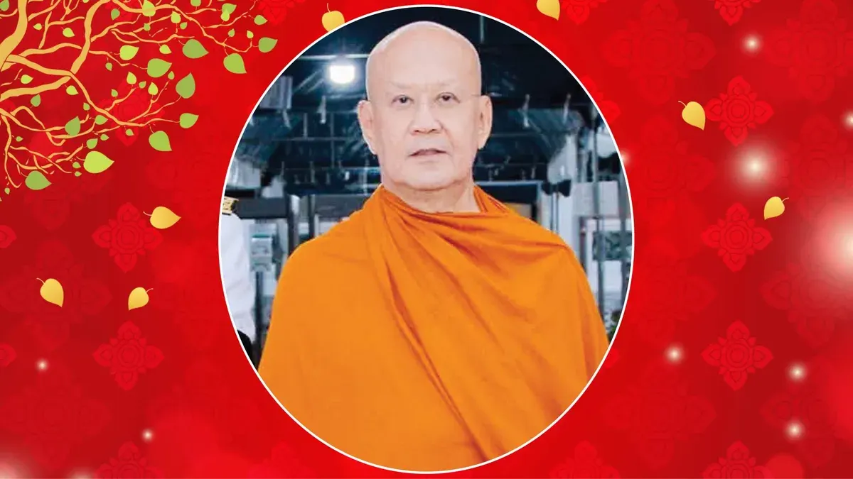 Thai King Elevates Senior Buddhist Abbot to New Ecclesiastical Rank