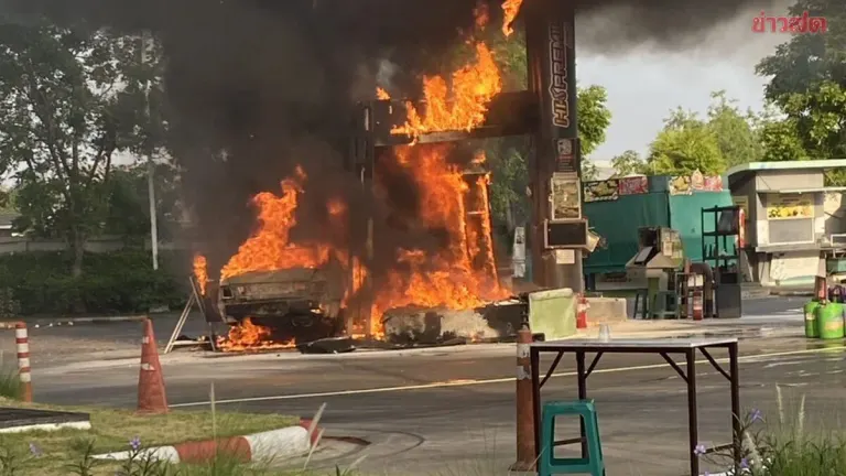 Major Gas Station Fire: Vehicle Ignites and Spreads to Fuel Pump in Rama 2 Area, Completely Destroyed
