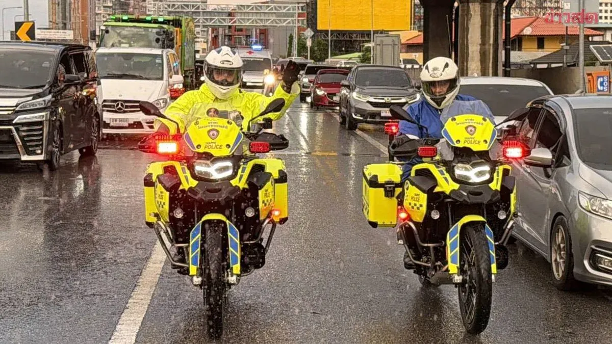 Traffic Police Deliver Heart in 19 Minutes Despite Heavy Rain