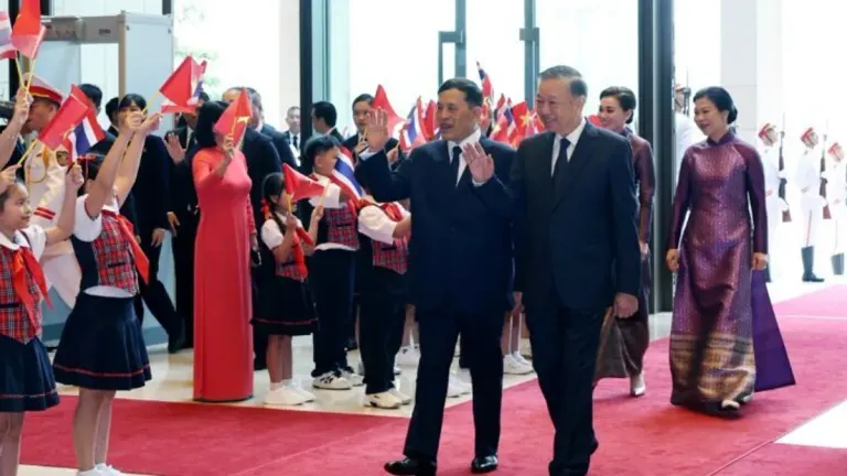 Thai King and Queen Visit Vietnam in Historic Ceremony