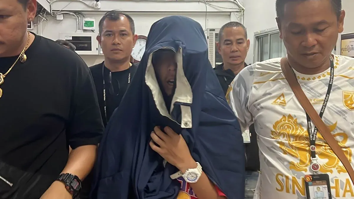 Teen Arrested for Punching Woman Driver at Ladprao Intersection