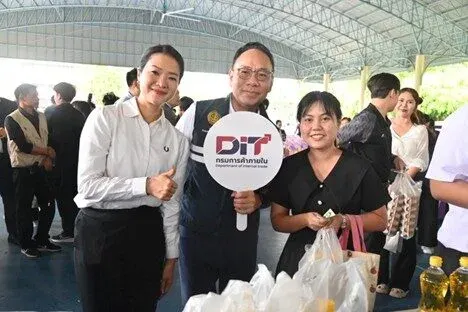 Commerce and Education Ministries Launch 'Thai Help Thai Plus' Program at 1,000 Locations