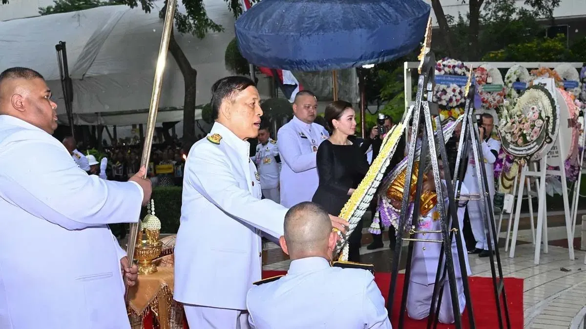 Thai King and Queen Honor Founder of Modern Medicine