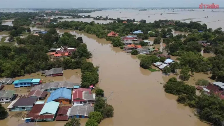 Severe Flooding Submerges Ayutthaya Across 16 Districts, One Death Reported
