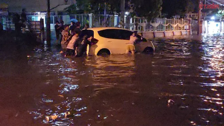 Heavy Rain Floods Buriram City Streets, Residents Face 9 Floods Yearly