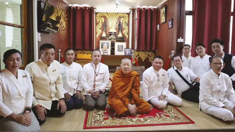 Fresh from the Presiding Monks – Following the Teachings of Luang Pho Khem, Somdej Thong Chai Presides Over the Sangha