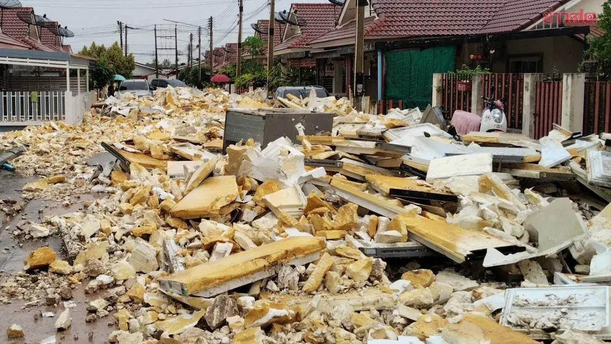Heavy Rain Floods Bo Win Village as Foam Debris Bursts Through