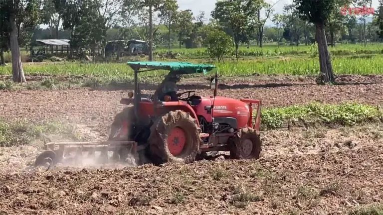 Residents Near Ta Meuang Thom Temple Hurry to Finish Farming, Worried About Third Clash as Cambodian Soldiers Continue Provocations