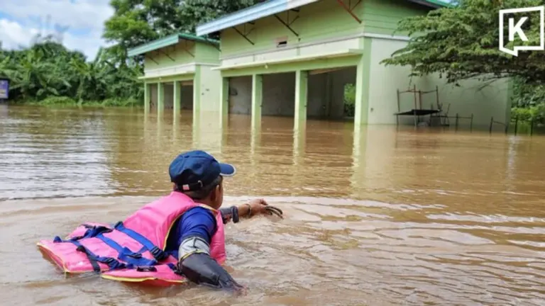 Mekong Nears Critical Flood Level in Nakhon Phanom