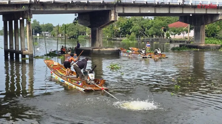 Volunteer Boat Crew Completes Flood Relief Mission in Samut Sakhon