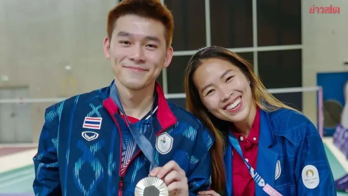 World No. 1 Badminton Player Posts Photo to Inspire Ratchanok