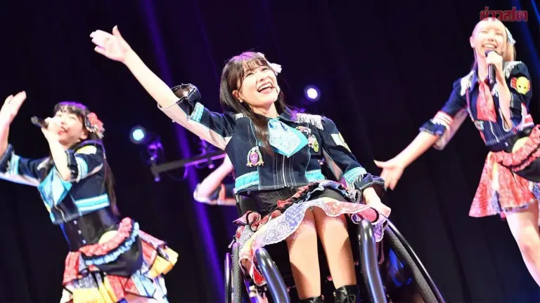 Determined Idol Pursues Dreams Despite Paralysis, Faces Online Criticism for 'Just Sitting Around Making Money'