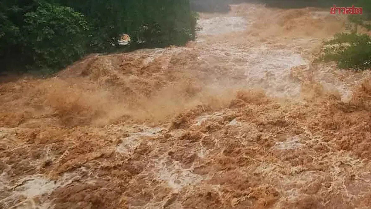 Ten Provinces on High Alert for Landslides and Flash Floods