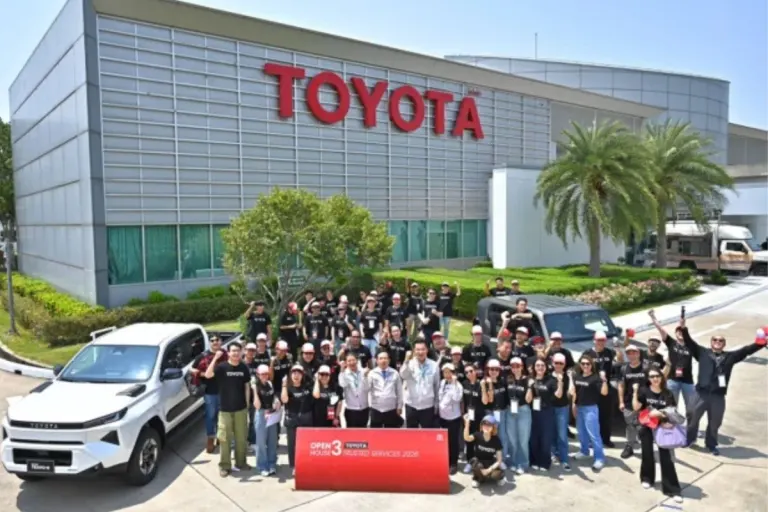 Toyota Advances with Confidence, Opens Factory Doors to Showcase World-Class Manufacturing Process