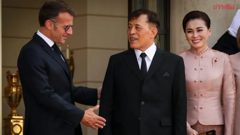 King and Queen Participate in Official State Reception During France Visit