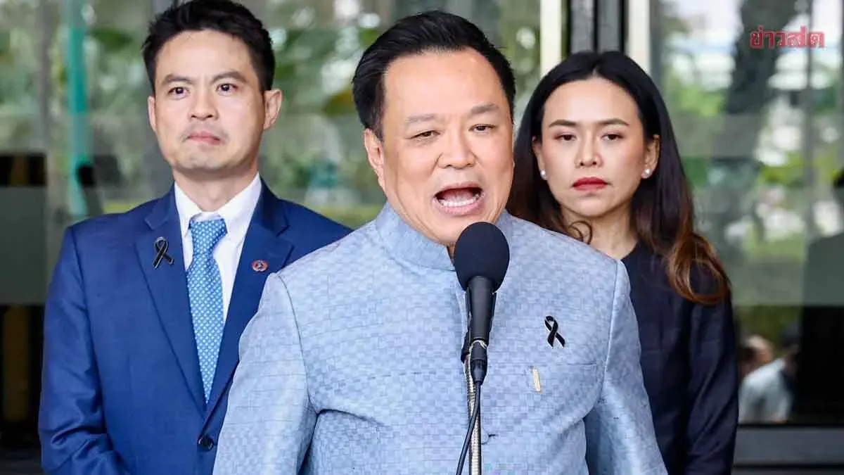 PM Defends 10.5B Baht Flood Relief Budget