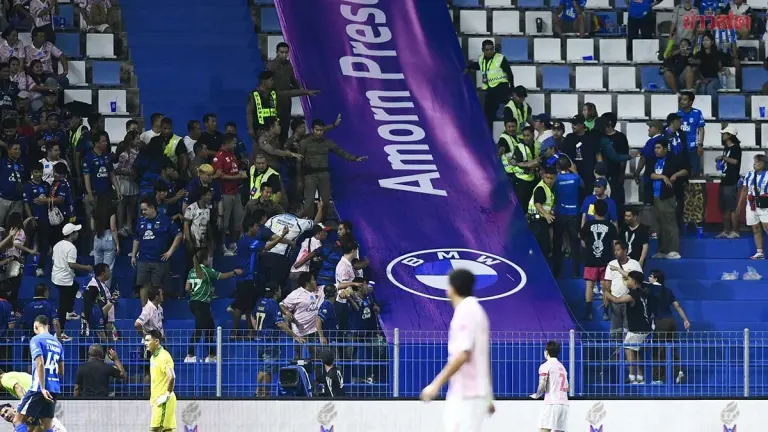 BG Pathum, Ayutthaya United Fined for Thai League Fan Violence