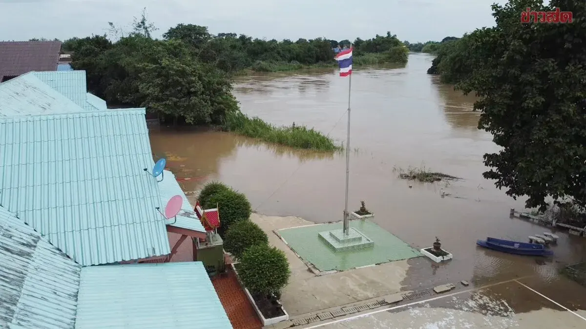 Small School Races to Finish Term Before Floodwaters Rise