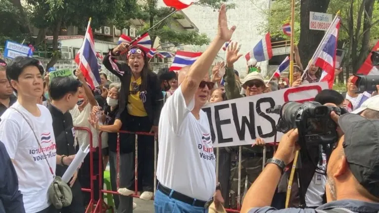 Activist Sondhi Holds Anti-Israel Rally at Bangkok Embassy