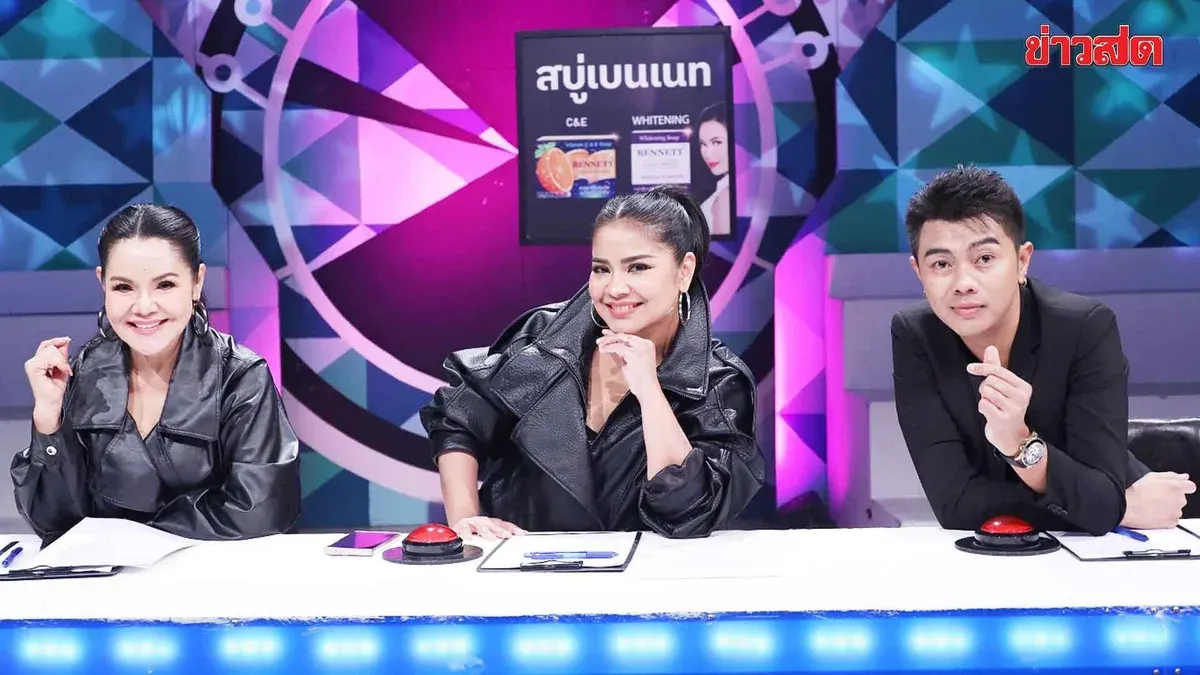 Teen Singers Compete With Judges High, Tak, Saeck Watching