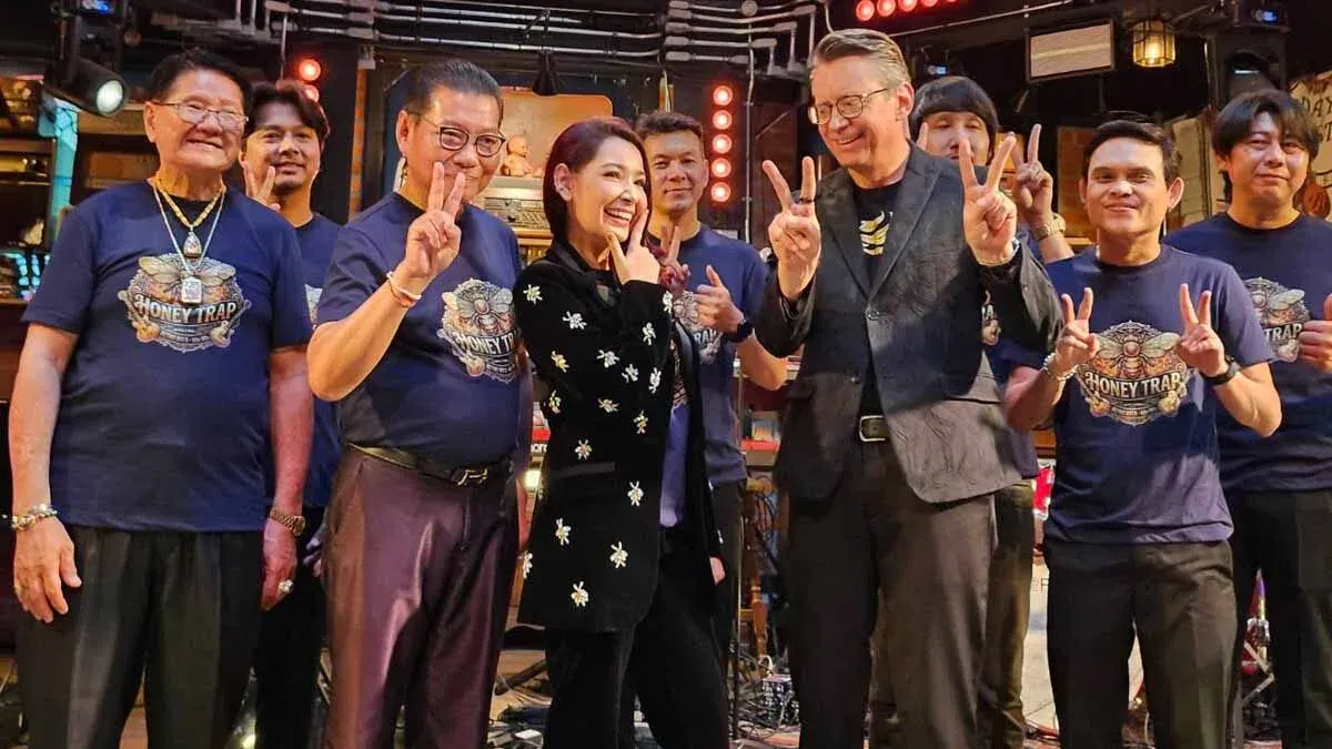 Phloi Prom Leads Honey Trap Band to Battle Siamese Cats in AUA Concert