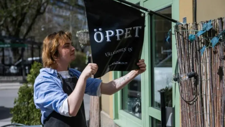 Experimental cafe run by AI opens in Stockholm