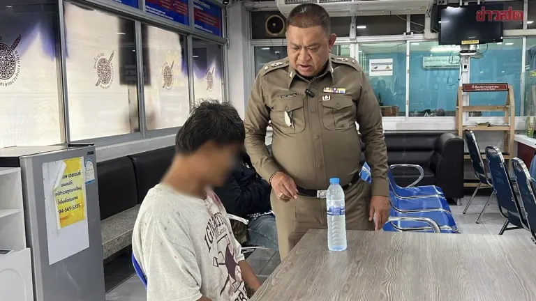 Man Arrested After Snatching Vendor's Bag at Bangkok Market