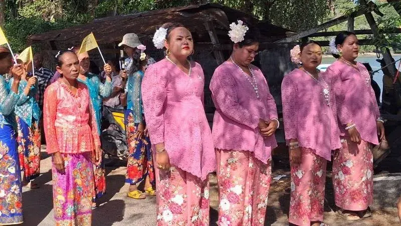 Sea gypsy ‘Family Reunion’ spotlights Urak Lawoi culture