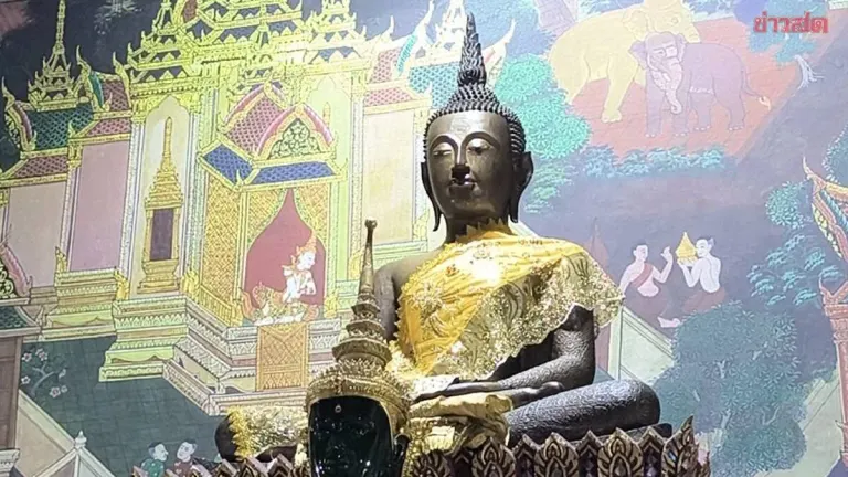 Pilgrims Flock to Luang Por Pak Daeng Temple Seeking Lottery Numbers