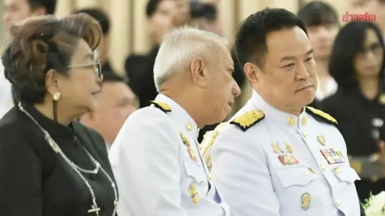 PM Anutin Walks With Piphath to Quell Coalition Tensions