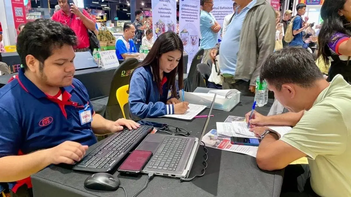 Phuket Job Fair Offers 1,000 Positions and Training