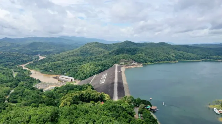 Royal Irrigation Department Joins Forces with EGAT to Gradually Reduce Discharge from Bhumibol and Sirikit Dams to Mitigate Flooding in Lower Chao Phraya Basin