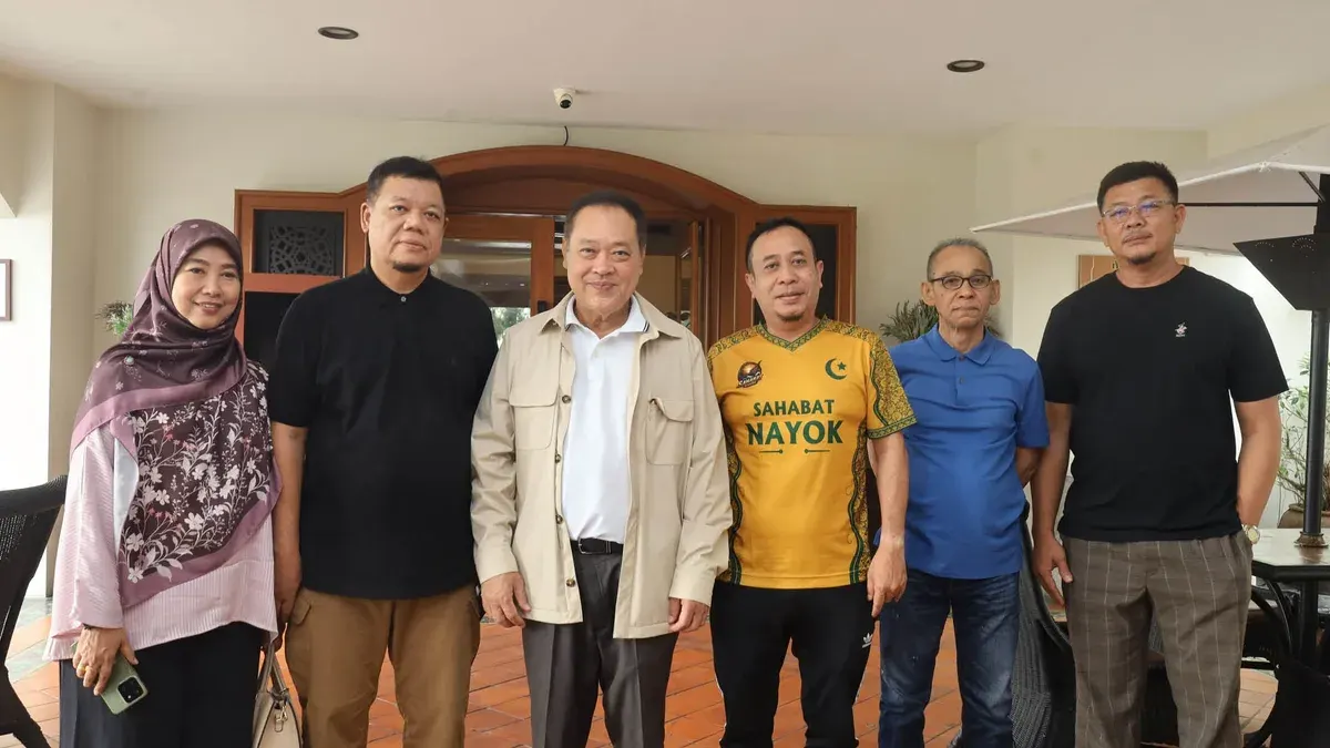 Prachachat Leader Urges Peace Act for Deep South
