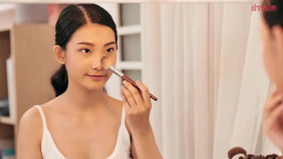 Pro Makeup Artist Secrets: 12-Hour Long-Lasting Makeup with Lipstick and Powder Puff