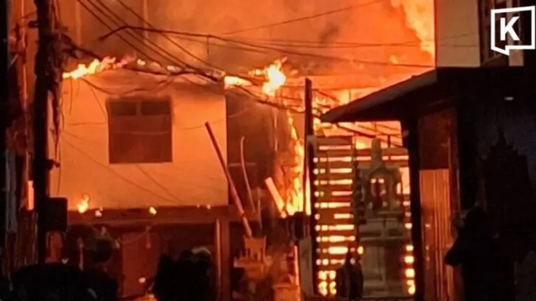 Fire Destroys Four to Five Houses in Bangkok Wooden Community