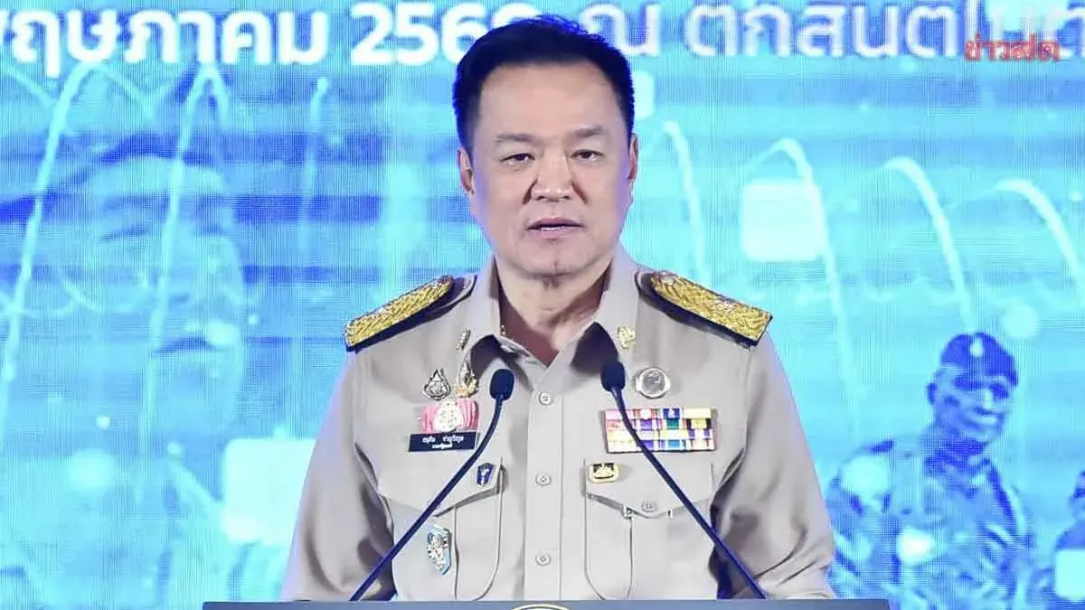 PM Reiterates Crackdown on Influential Figures, Pledges Protection for Workers; Ready to Take Responsibility if Failed
