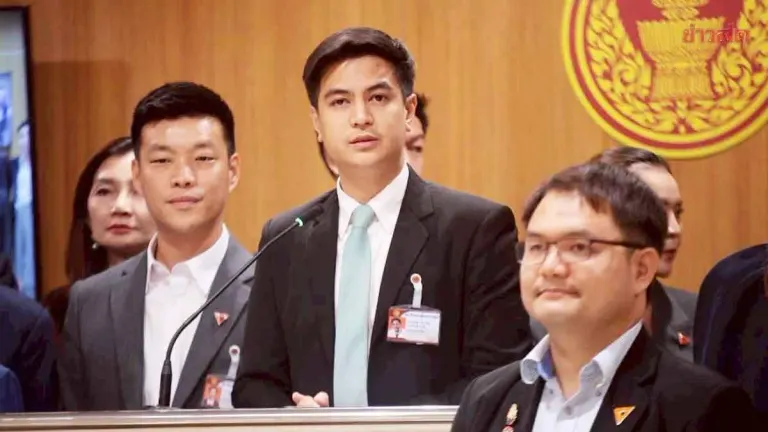 Pheu Thai submits two draft constitutional amendments outlining secret ballot process for charter drafting committee selection to prevent political manipulation