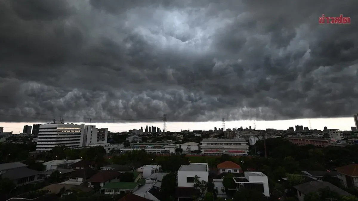 Thailand's Meteorological Department Issues 14th Warning: 65 Provinces Face Heavy to Severe Rainfall Tomorrow, Bangkok at 60% Risk of Flash Floods