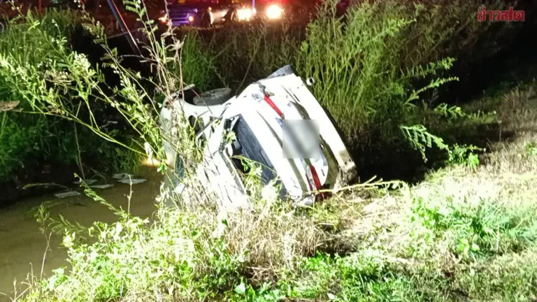 University Lecturer Dies After Car Flips Into Ditch in Phayao